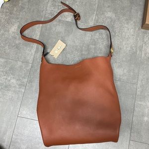 Authentic BNWT Burberry Unisex Leather Messenger